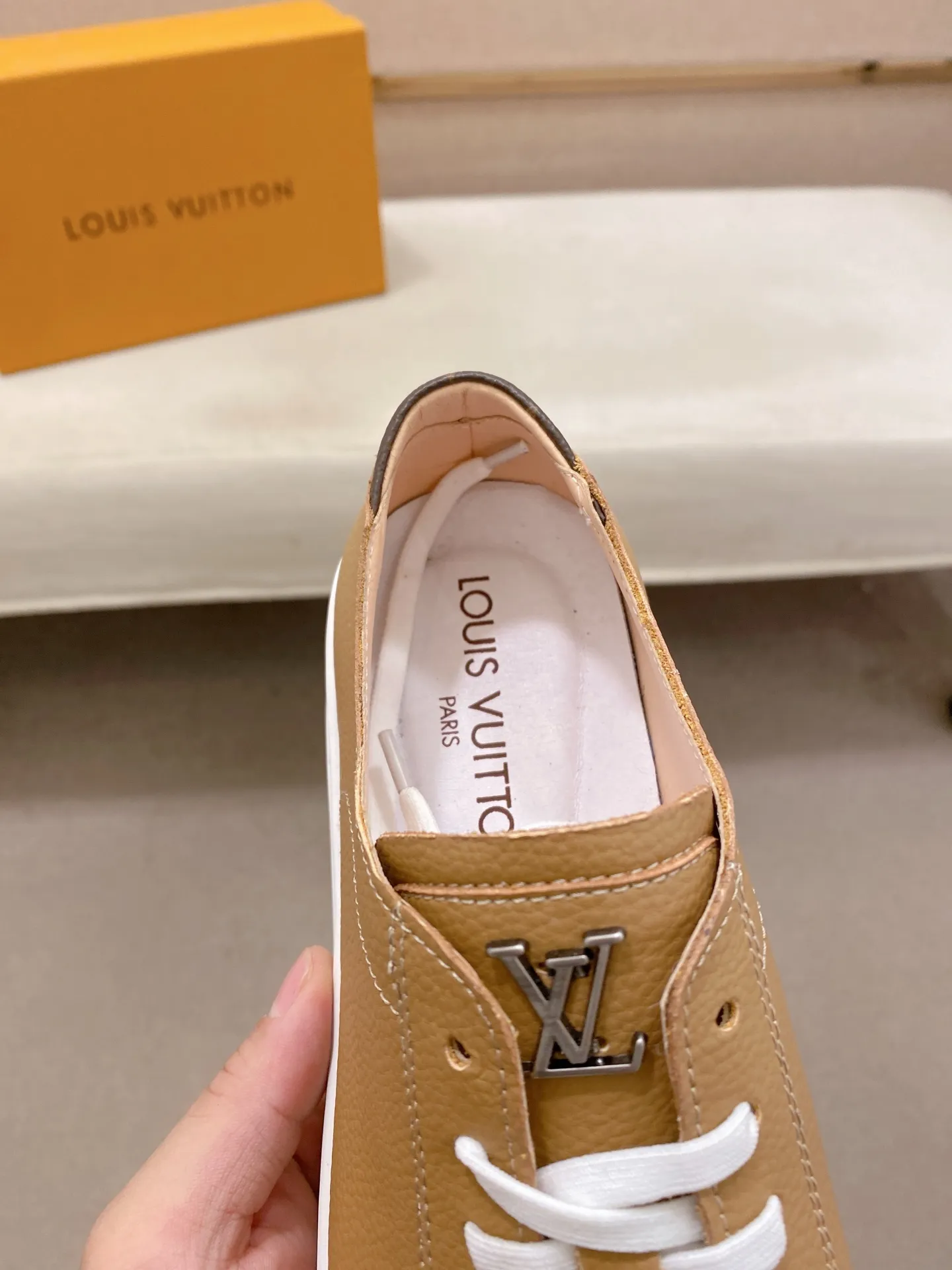 Men's shoes💰 440💰louis vuitton (Louis Vuitton/lv) top 🔍🔍 new models are on sale at the same time at the counter. The upper 🇮🇹 is imported from Italy first-layer cowhide, and the lining is fully imported sheepskin 💪💪, completely 1⃣️ to 1 ⃣️Re-engraved🇮🇹💪💪, ⚠Sole: The original sole is specially provided by the original factory, the exclusive movable molded sole is super comfortable, ⚠The original factory follows the order, 🔍🔍high quality, you can enter and exit the counter at will, welcome to compare⚠. Code number:38-44